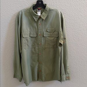 The North Face Green Nylon Cargo Button-Up Shirt Size Medium Outdoor Utility